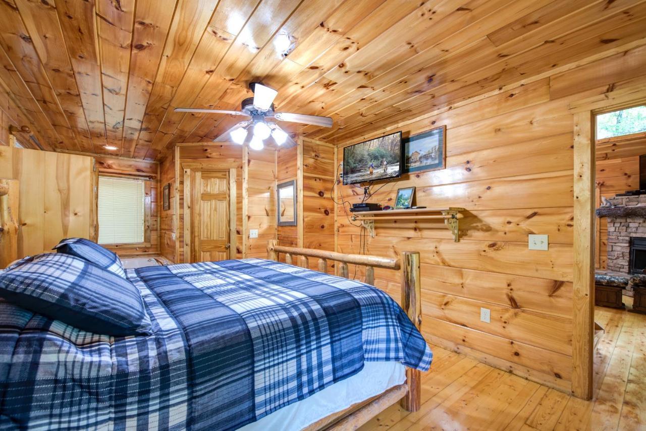 Cabin Of Dreams, 3 Bedroom Water View, Wifi, Hot Tub, Pool Table, Sleep 8 Sevierville Exteriör bild