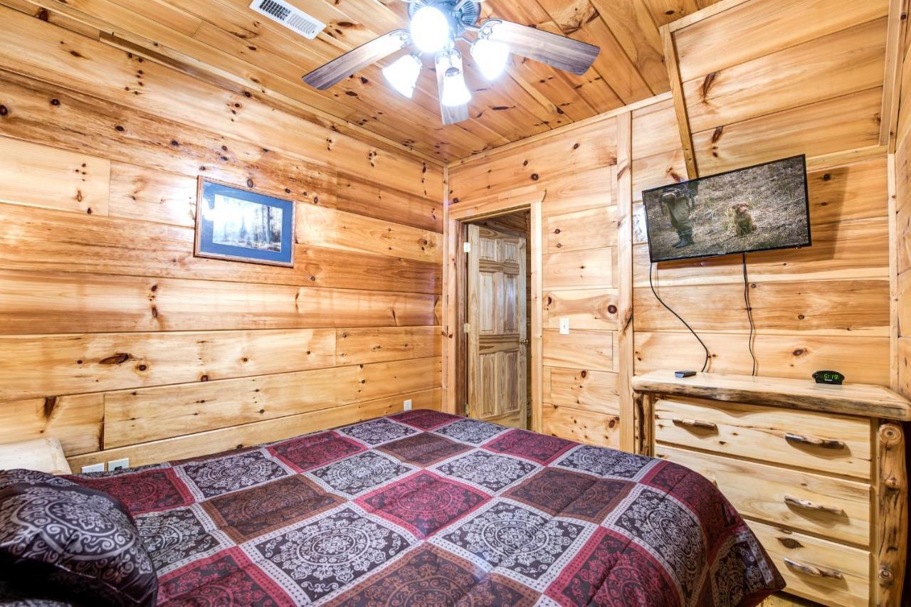 Cabin Of Dreams, 3 Bedroom Water View, Wifi, Hot Tub, Pool Table, Sleep 8 Sevierville Exteriör bild