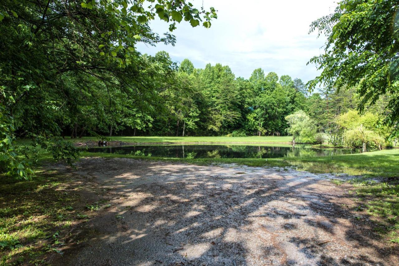 Cabin Of Dreams, 3 Bedroom Water View, Wifi, Hot Tub, Pool Table, Sleep 8 Sevierville Exteriör bild